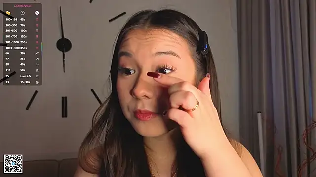 AlberthaEscue online show from October 4, 4:18 am