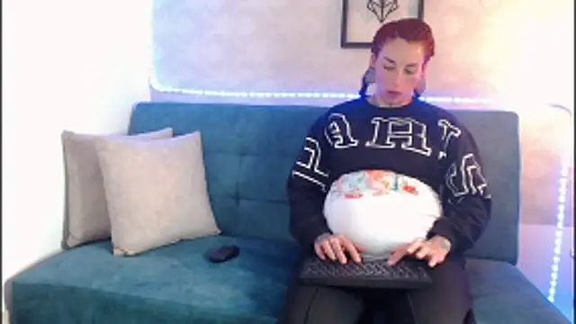 Snapshot of _lovely_celeste chatting on October 20, 9:51 pm lovely celeste online show from October 20, 9:51 pm