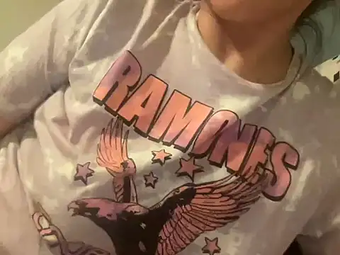 Snapshot of spookyspooky2 chatting on October 9, 7:56 am spookyspooky2 online show from October 9, 7:56 am