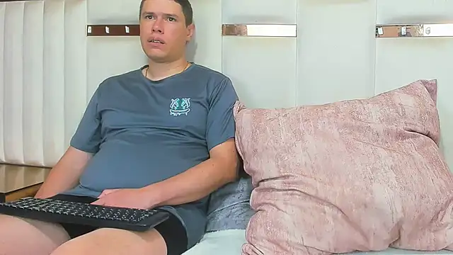 CandyandSteven online show from December 18, 3:11 am