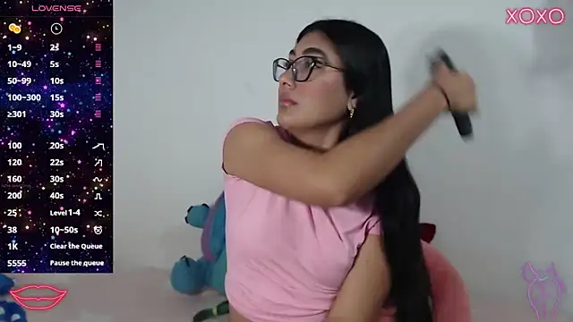 Allison 19   online show from November 8, 10:20 am