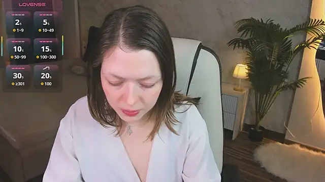 Lunar Lily online show from September 20, 5:39 am