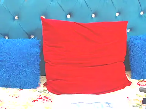 PrettyHeartz online show from October 27, 7:41 pm