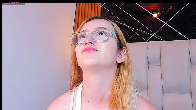 kristal joi dl online show from November 18, 12:28 pm