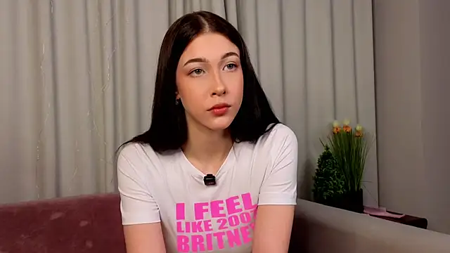 EviaRabasca online show from February 26, 11:42 am