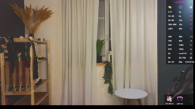 laracroftmansion online show from November 28, 6:22 pm