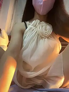 Leyleisanmay online show from November 11, 4:04 pm