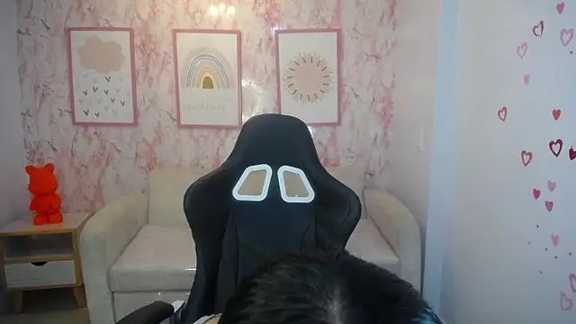 Kylie ch1 online show from December 3, 11:01 am