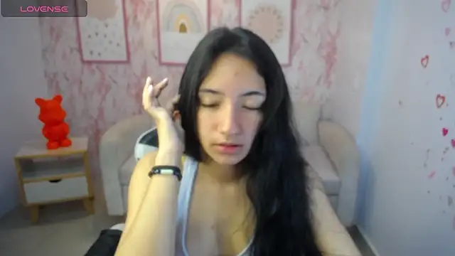 Snapshot of Kylie_ch1 chatting on October 18, 11:13 am Kylie ch1 online show from October 18, 11:13 am