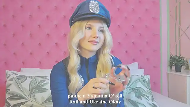 Snapshot of Sky_Cutie chatting on September 30, 5:46 am Sky Cutie online show from September 30, 5:46 am