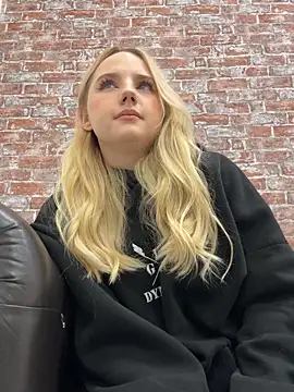 Sky Cutie online show from November 2, 5:11 am