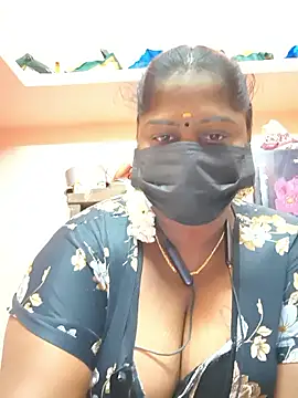 Snapshot of bakyasree143 chatting on September 18, 12:53 am bakyasree143 online show from September 18, 12:53 am