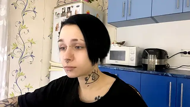 Snapshot of CandaceBlaze chatting on October 12, 9:17 pm CandaceBlaze online show from October 12, 9:17 pm