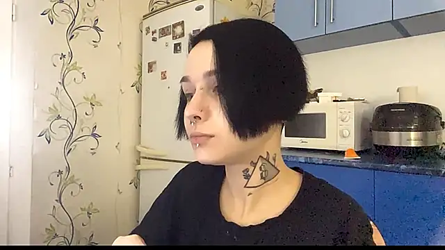 Snapshot of CandaceBlaze chatting on October 19, 9:06 pm CandaceBlaze online show from October 19, 9:06 pm