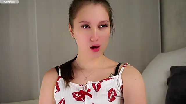 MelaniSeiver online show from January 14, 1:21 am