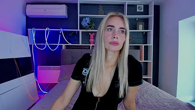 Snapshot of SabrinaSharm chatting on October 14, 11:46 am SabrinaSharm online show from October 14, 11:46 am
