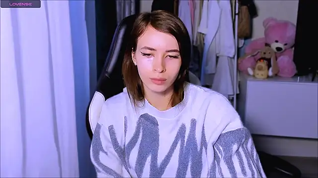 ZoyaMill online show from October 6, 4:40 am