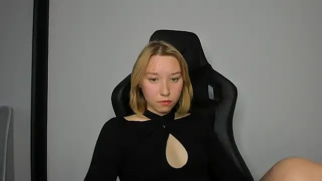 Snapshot of Agatha_May chatting on October 11, 12:08 pm Agatha May online show from October 11, 12:08 pm