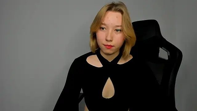Snapshot of Agatha_May chatting on October 10, 11:15 am Agatha May online show from October 10, 11:15 am