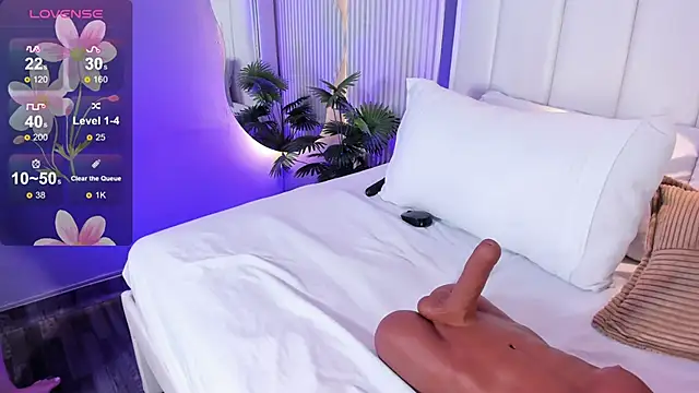 MariathLittle online show from November 27, 6:00 pm