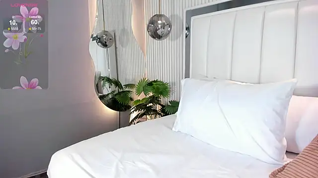 MariathLittle online show from September 13, 6:16 pm