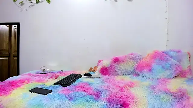 freyja rouse online show from September 12, 12:44 am