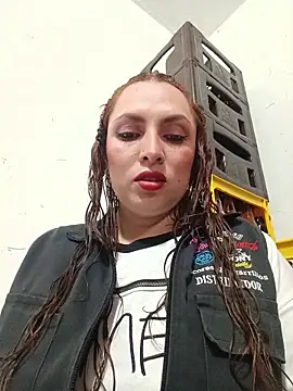 Snapshot of VERONICA__03 chatting on October 16, 2:20 pm VERONICA 03 online show from October 16, 2:20 pm