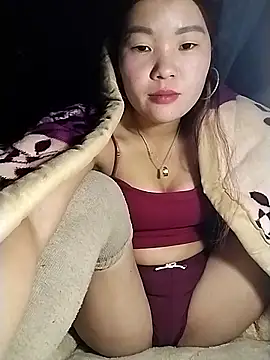 lylylove online show from January 12, 9:47 am