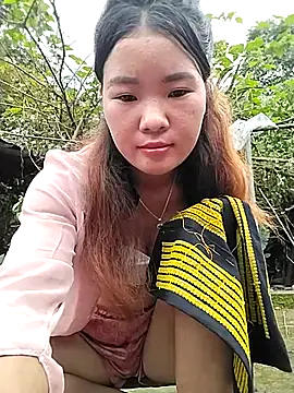 lylylove online show from October 8, 6:18 am