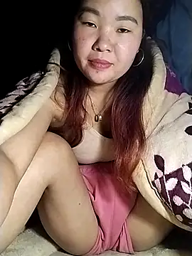 lylylove online show from March 4, 8:10 am