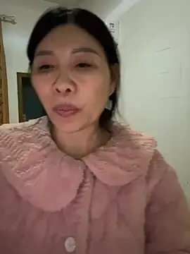 xiiuuff18 online show from February 18, 10:58 am