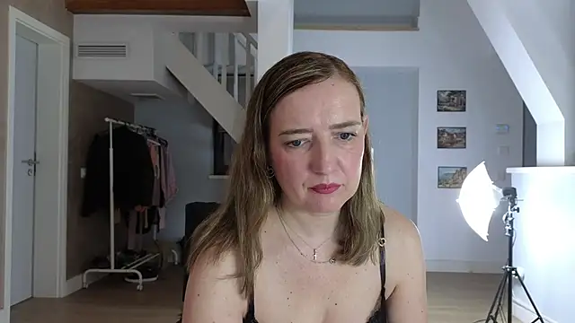 Blue Angel Sweet online show from November 15, 4:24 am