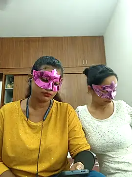 Snapshot of your_chandni04 chatting on October 8, 8:18 am your chandni04 online show from October 8, 8:18 am