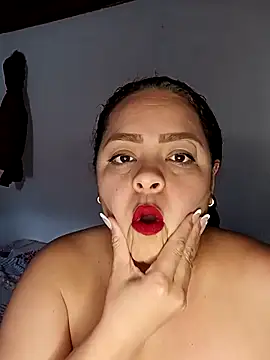 Miss Adriana01 online show from October 14, 8:33 pm