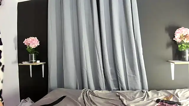 TeensNews18 online show from December 4, 11:45 am