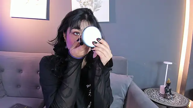 flower smith  online show from December 20, 11:58 am