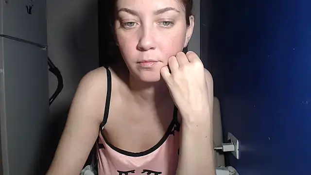 petite danielle online show from July 16, 8:46 pm