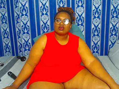 JUICEYLIPS333 online show from October 28, 1:28 pm