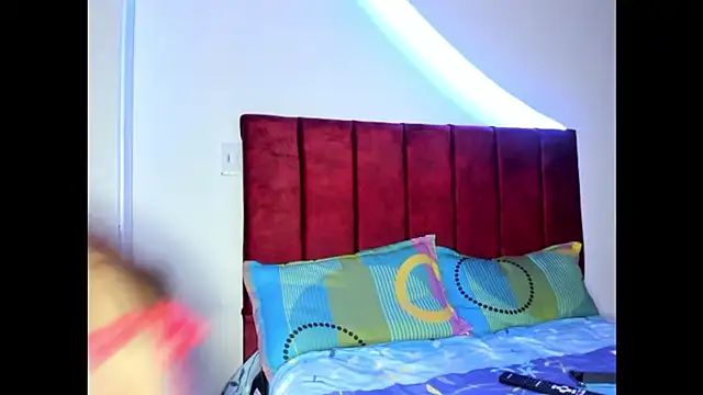 Snapshot of ScarletWitch_X chatting on September 18, 5:06 am ScarletWitch X online show from September 18, 5:06 am