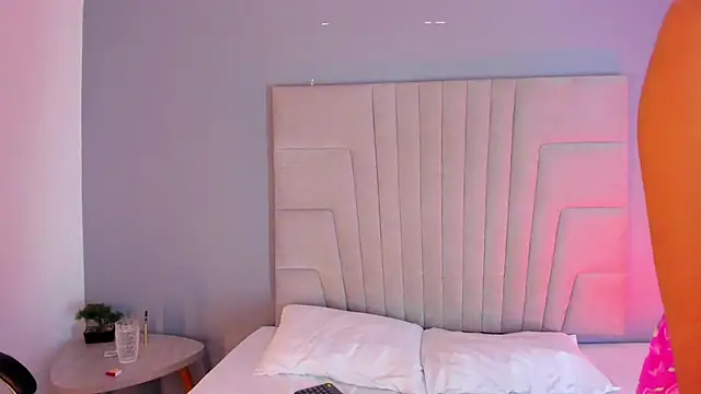 sophie rojas online show from December 5, 4:56 am