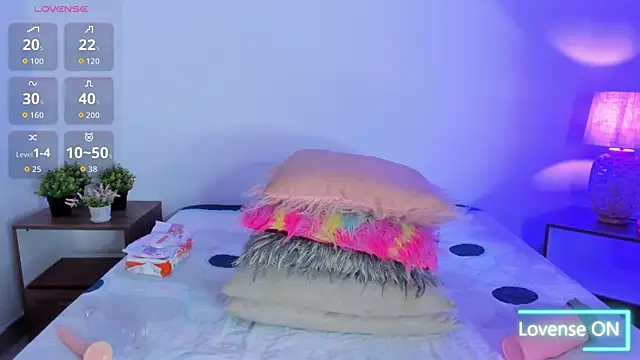 hailey hadid online show from September 30, 6:57 pm