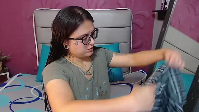 Snapshot of Cailing_Zu chatting on October 1, 7:41 pm Cailing Zu online show from October 1, 7:41 pm