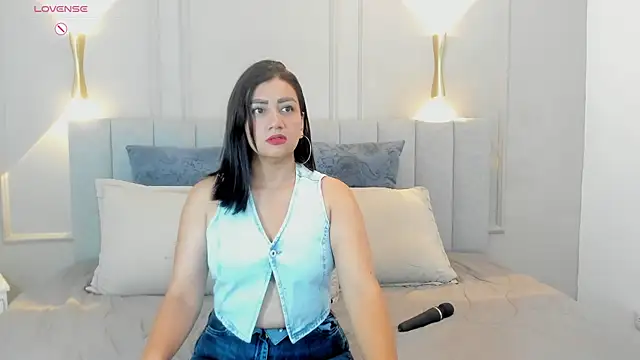 victoria bourne online show from November 17, 7:36 pm