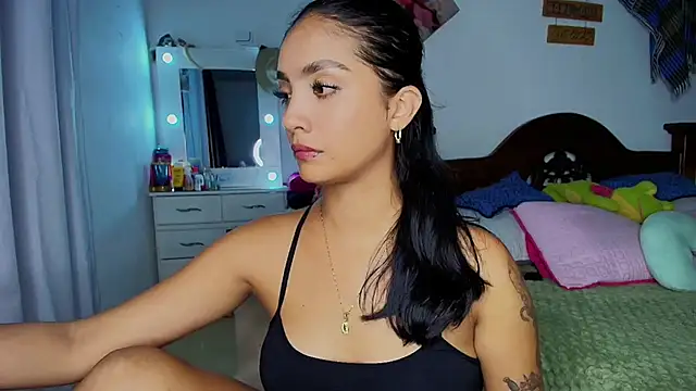 Snapshot of mia_yireth chatting on October 17, 1:53 am mia yireth online show from October 17, 1:53 am