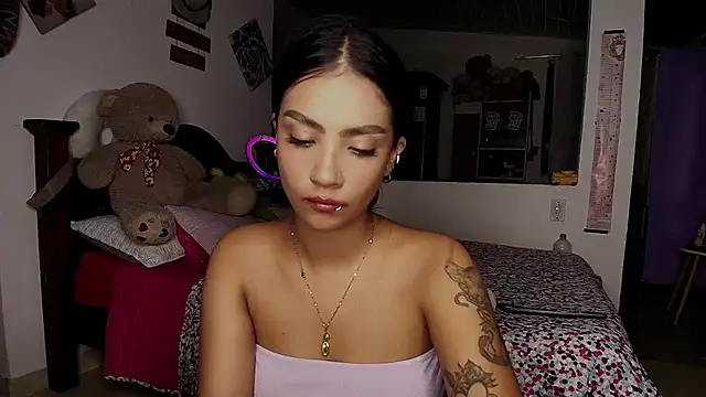 Snapshot of mia_yireth chatting on September 19, 1:04 am mia yireth online show from September 19, 1:04 am