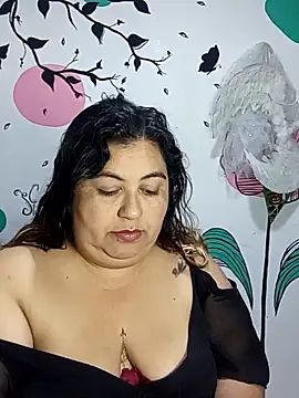 curvy diva  online show from November 7, 9:48 am