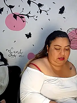 curvy diva  online show from January 18, 10:33 am