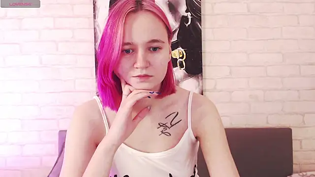 Snapshot of Ericha_Stone chatting on September 19, 8:13 am Ericha Stone online show from September 19, 8:13 am