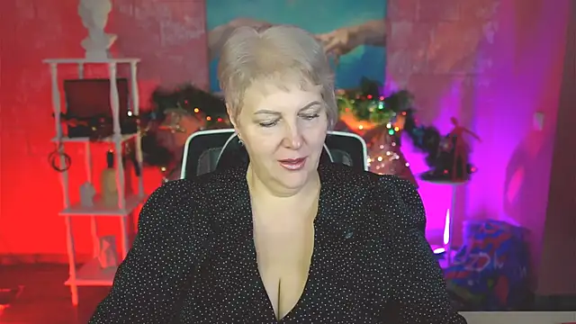 MaryMogan online show from December 19, 2:09 pm