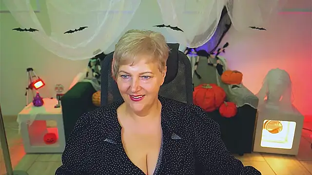 MaryMogan online show from October 17, 4:59 am